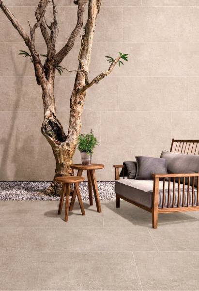 Carrelage Oasi format 90x90, rendu pierre moderne en mise en situation