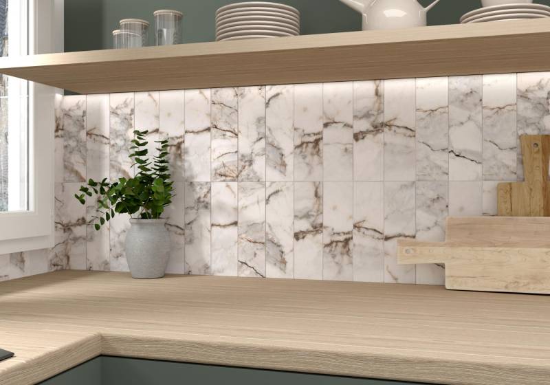 Découvrez notre plus bel effet marbre : le Pisa, dans notre showroom à Marignane